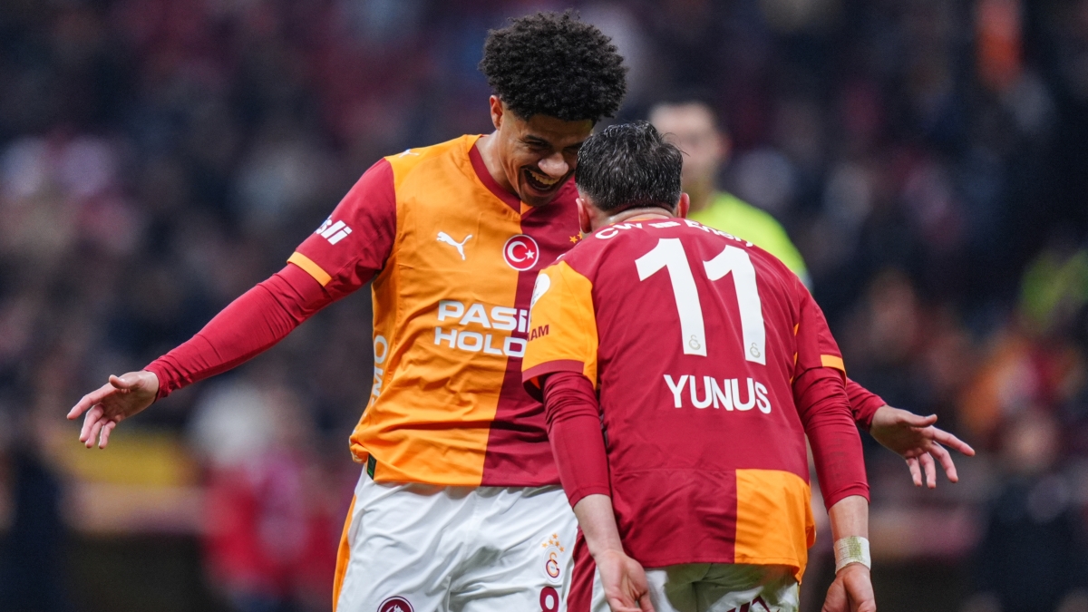 Galatasaray'dan i� sahada m�thi� seri