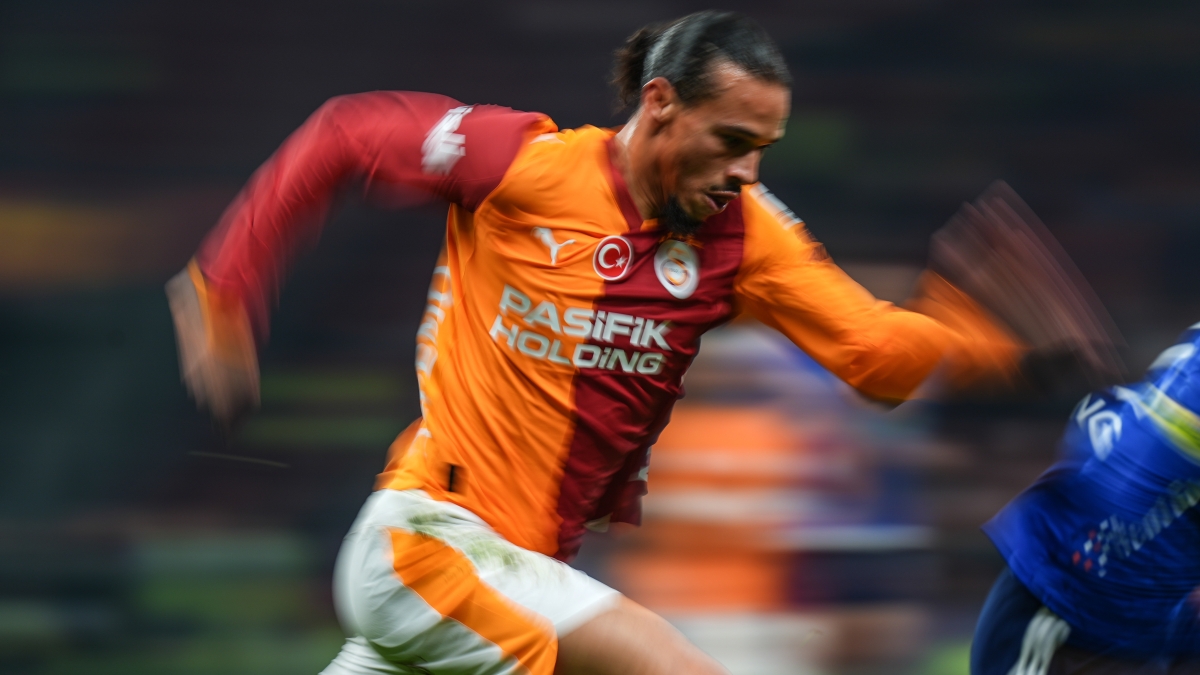 Galatasaray'da t�m g�zler Sane'de