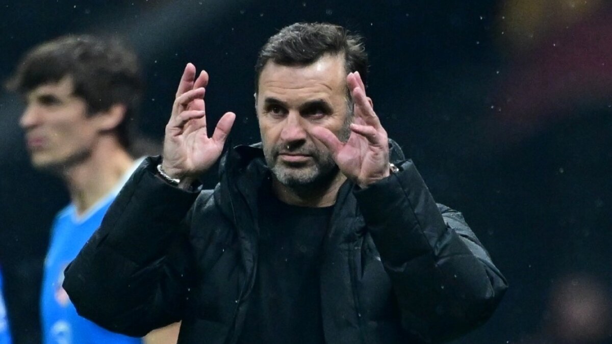 Galatasaray'da savunma fark�!