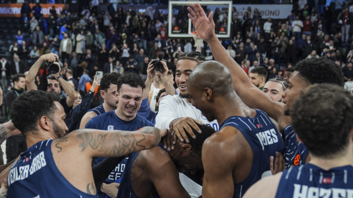 Anadolu Efes, EuroLeague'de Virtus Bologna'y� a��rlayacak