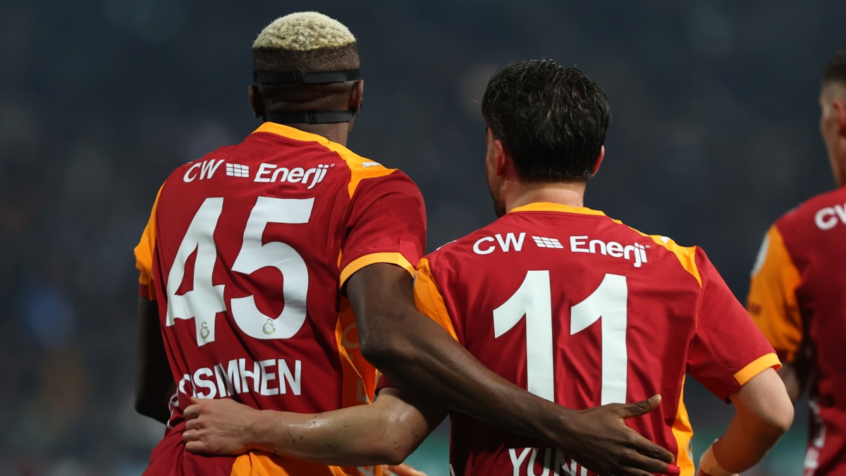 Galatasaray'dan i� sahada erken gol: Yunus Akg�n