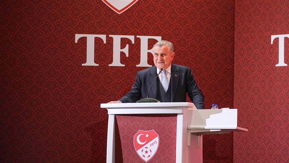 Gen�lik ve Spor Bakan� Osman A�k�n Bak: 'Bize temiz futbol laz�m, kaliteli hakem laz�m.'