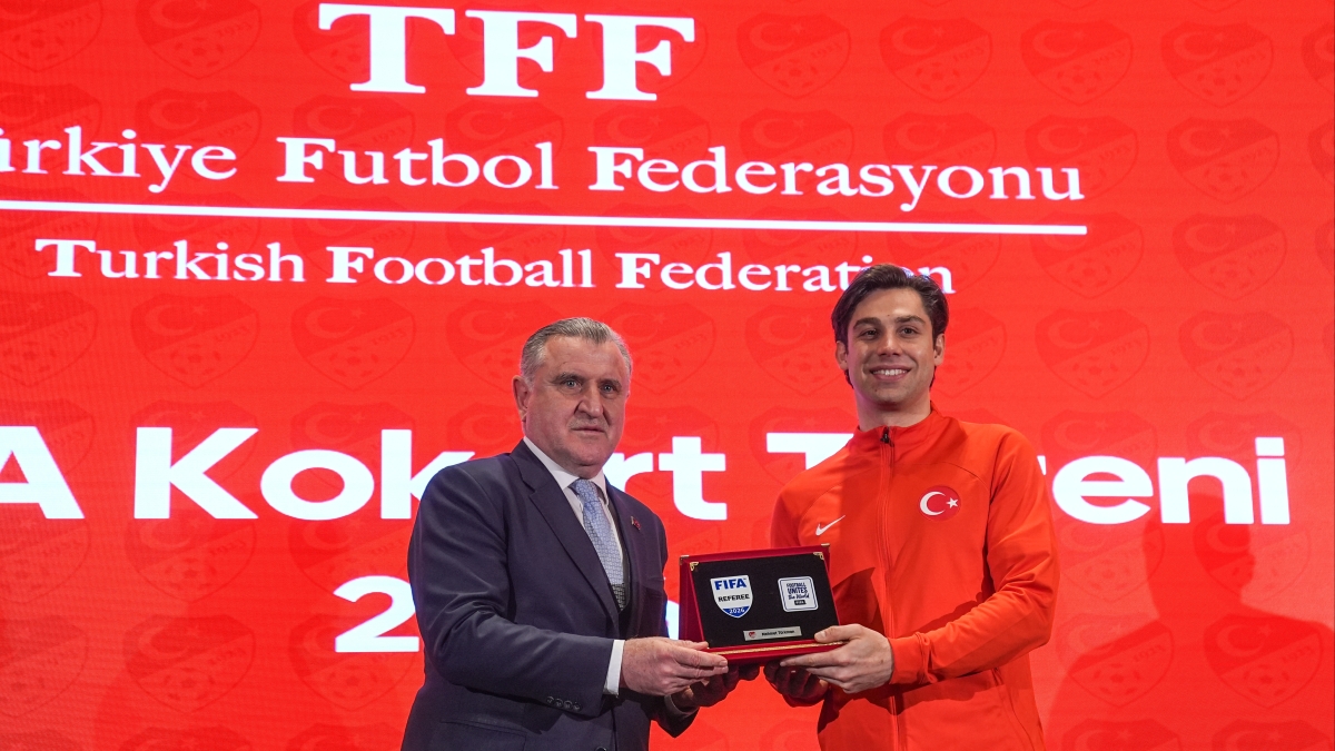 Mehmet T�rkmen: 'Umar�m �lkemizi yurt d���nda �ok g�zel temsil edece�iz.'