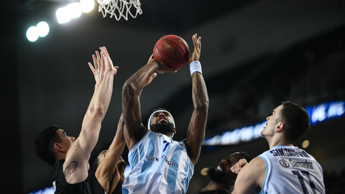 T�rk Telekom Fenerbah�e Beko'dan r�van�� almak istiyor