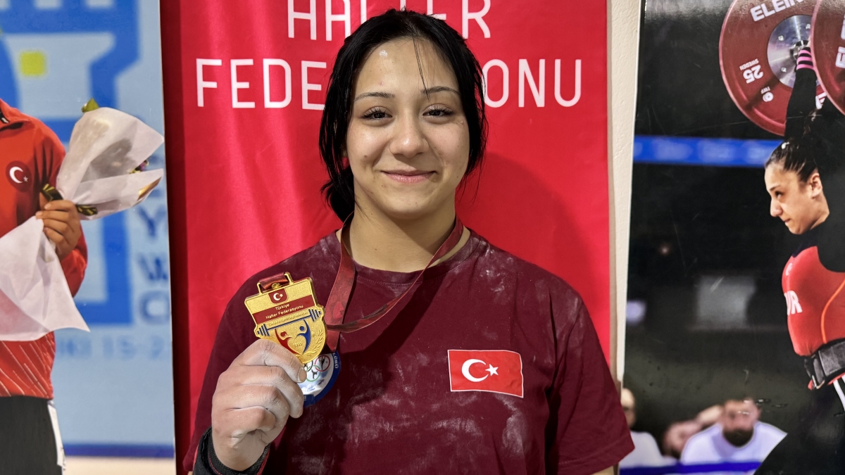 Milli halterci Zehranur Aslan'�n hedefi d�nya �ampiyonlu�u