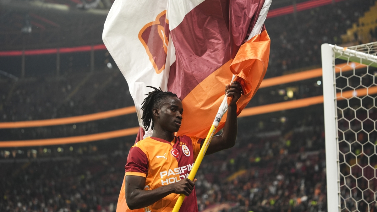 Galatasaray'da Nhaga, ilk kez forma giydi