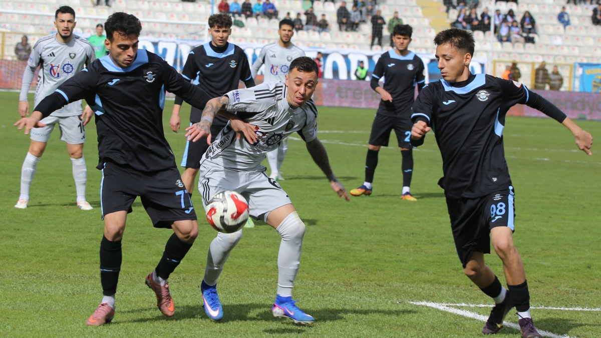 Erzurumspor'dan evinde bol goll� galibiyet!