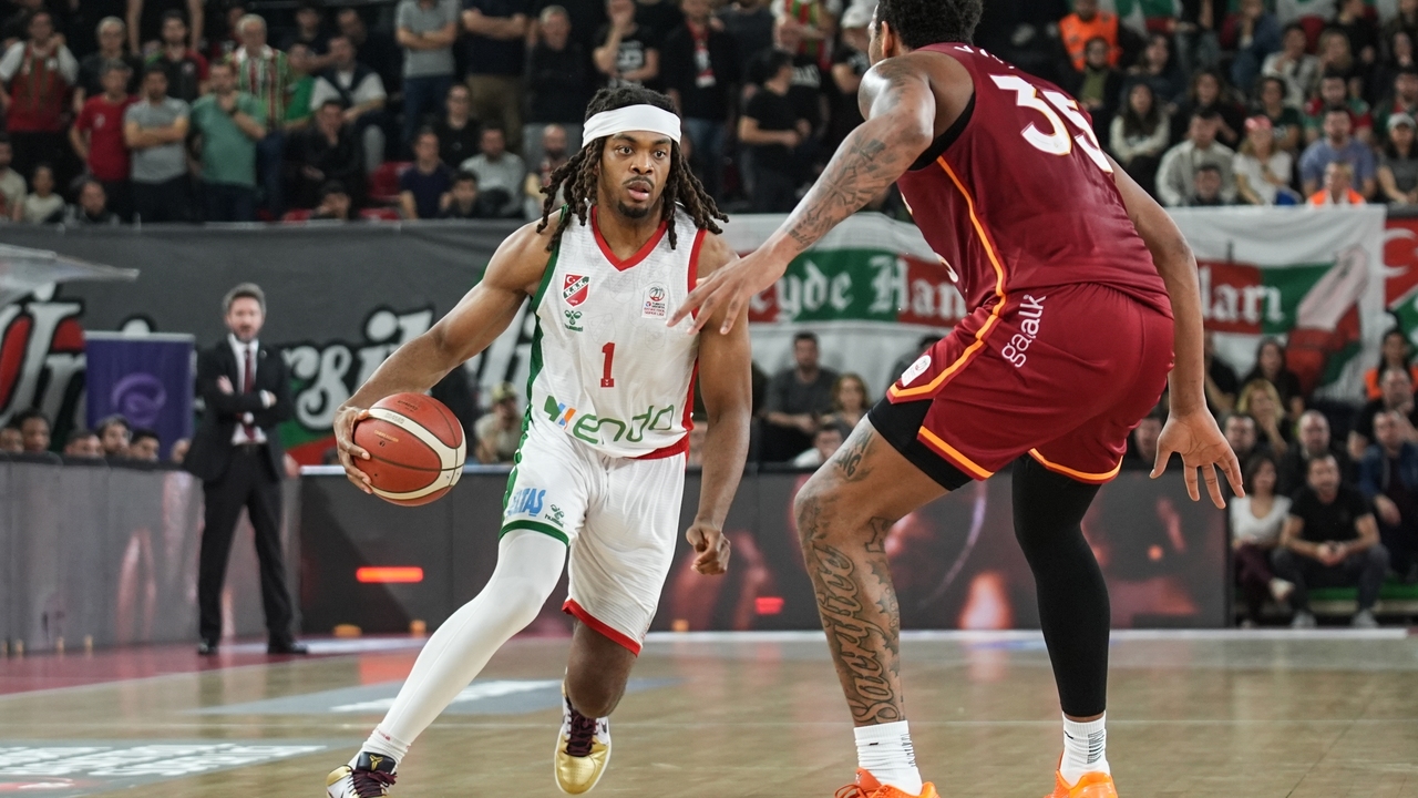 Kar��yaka basketbolda umut t�ketiyor