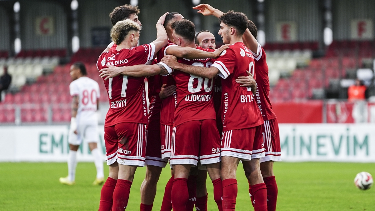 �mraniyespor, sahas�nda Boluspor'u d�rt golle ge�ti