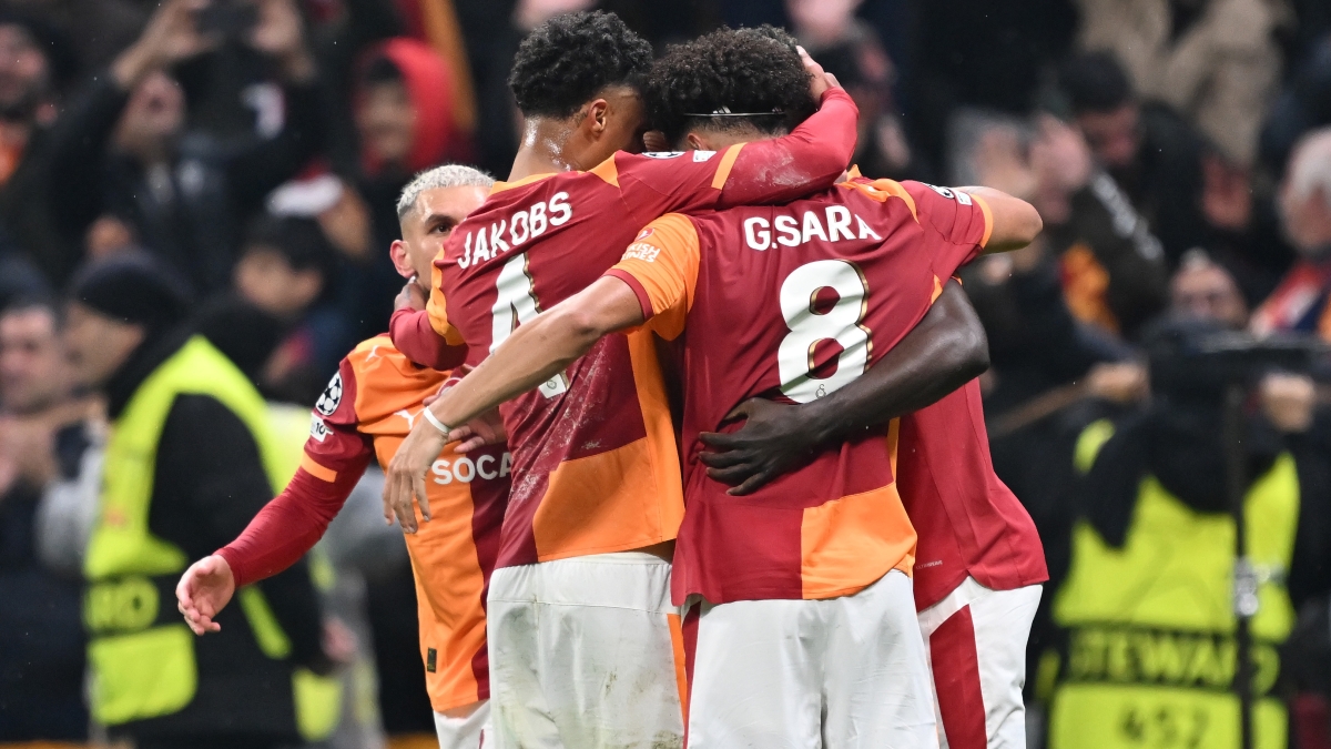Galatasaray'dan 2 futbolcu haftan�n 11'ine se�ildi