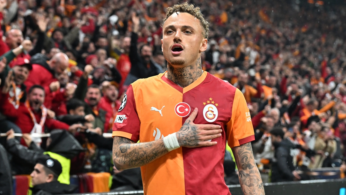 Noa Lang, ilk Galatasaray formas�n� camiye ba���lad�