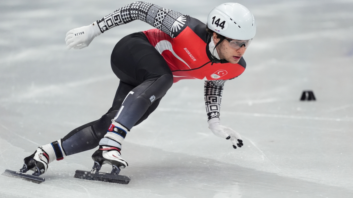 Milli sporcu Denis �rs, k�sa kulvar s�rat pateni erkekler 500 metre �eyrek finalinde elendi