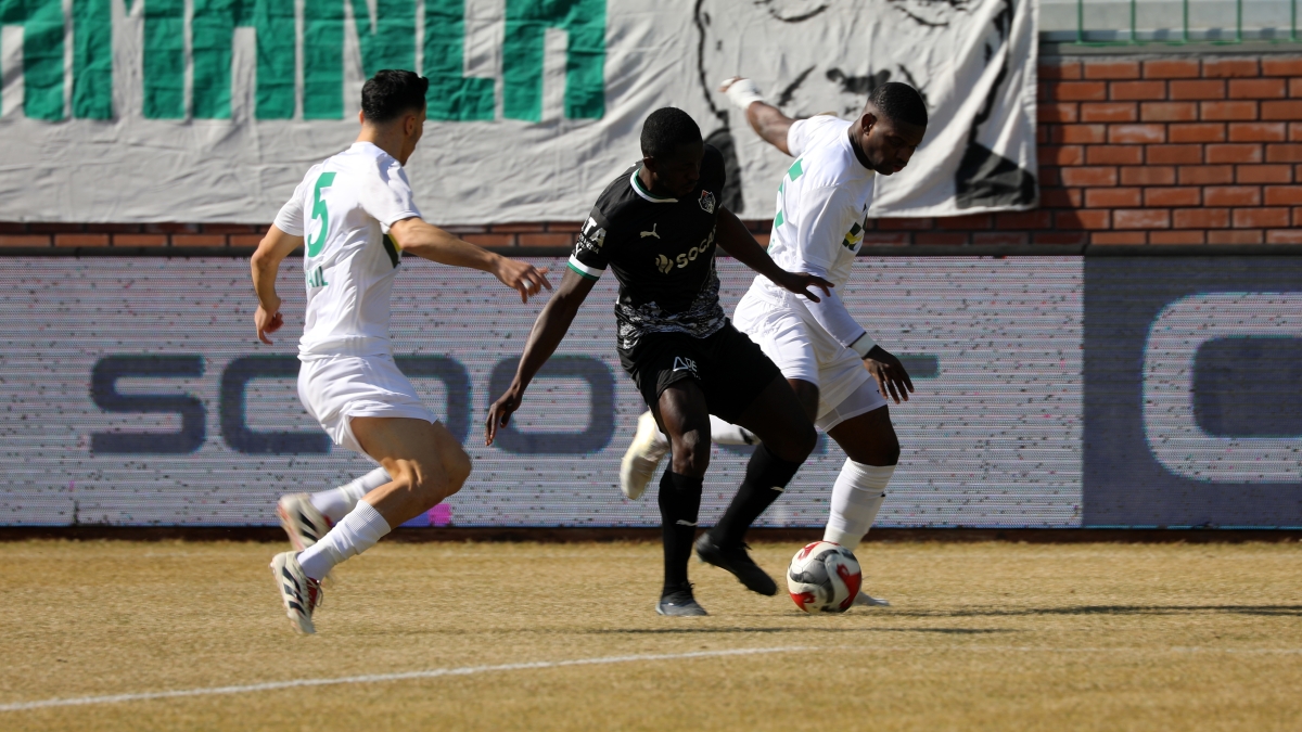 Esenler Erokspor, �� puan� �� golle ald�!