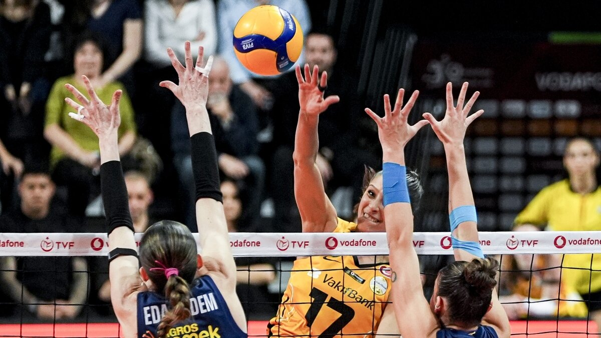 Bir ilk: CEV �ampiyonlar Ligi'nde son 8'e 4 T�rk tak�m�