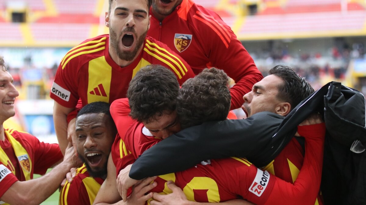 Kayserispor-Trabzonspor ma�� kad�nlara �cretsiz