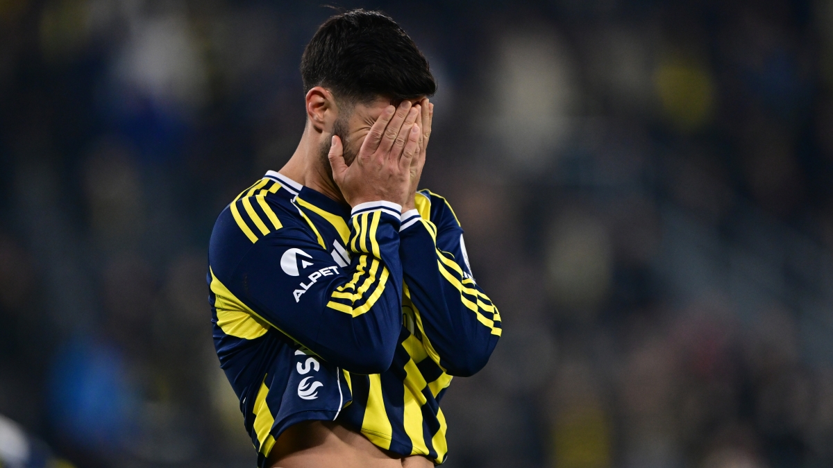 Fenerbah�e, zirve yar���nda b�y�k f�rsat tepti!