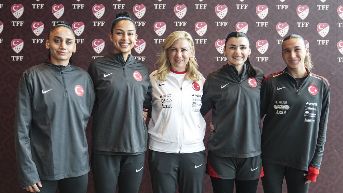 Necla G�ng�r K�ragas�: 'Ne istedi�imizi bilen bir tak�m�z'