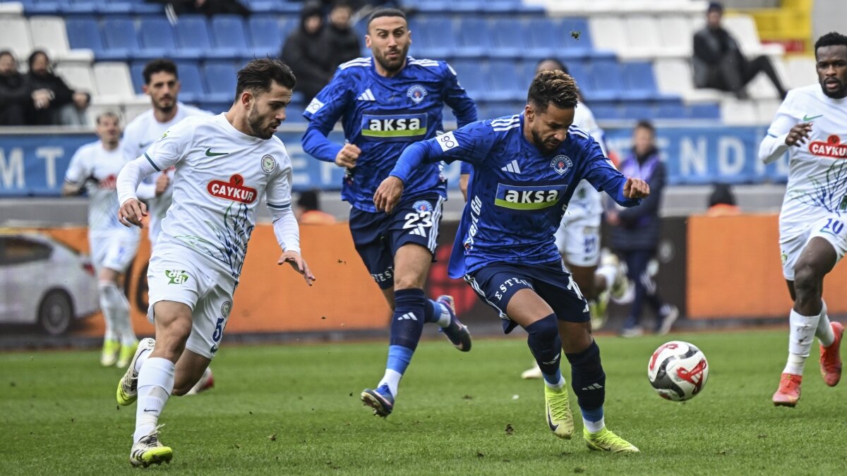 Rizespor, Kas�mpa�a'ya kar�� �� puan� �� golle ald�!