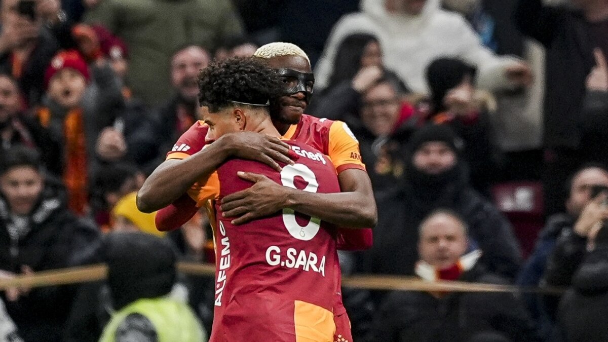 Butt: 'Osimhen, MANU i�in do�ru transfer'