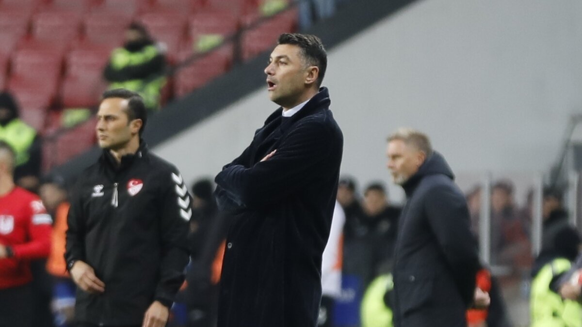 Burak Y�lmaz: 'Art�k hakemlerle de alakal� konu�may� b�rakt�m'