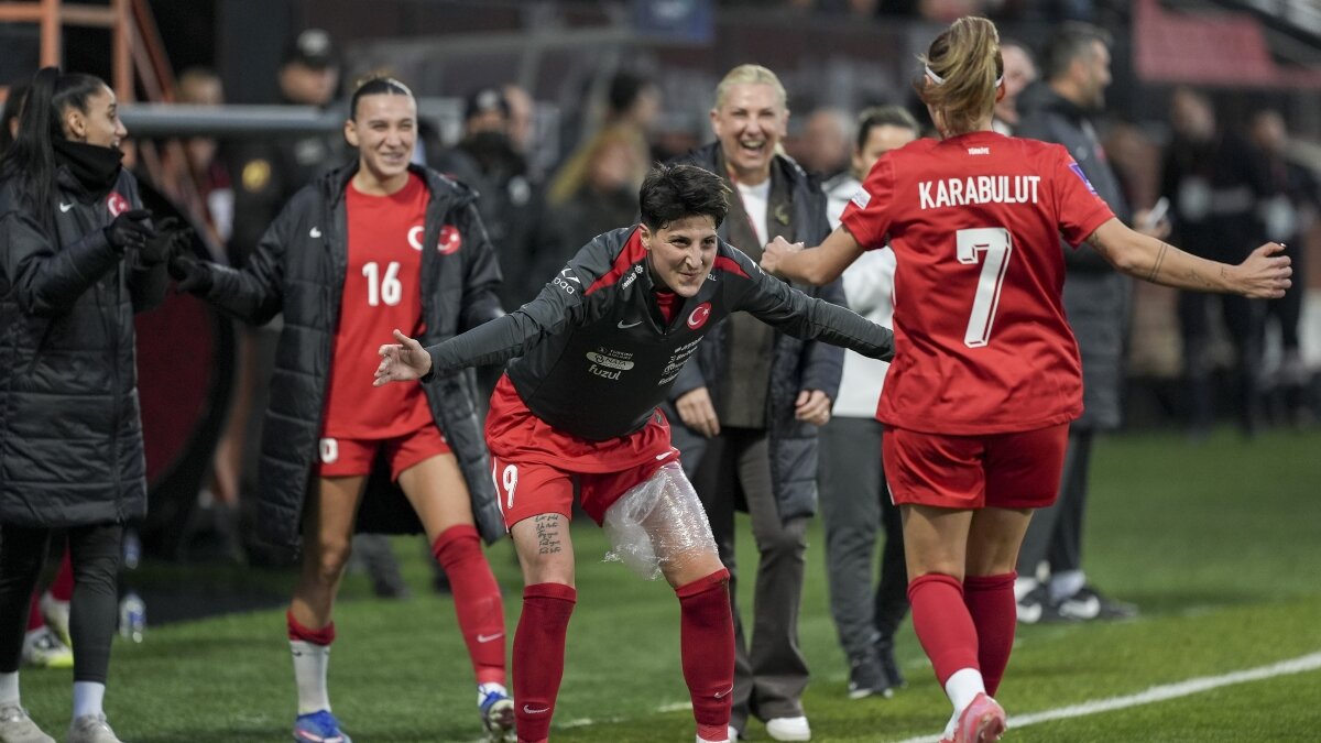 A Milli Kad�n Futbol Tak�m�, deplasmanda Kuzey �rlanda'n�n rakibi