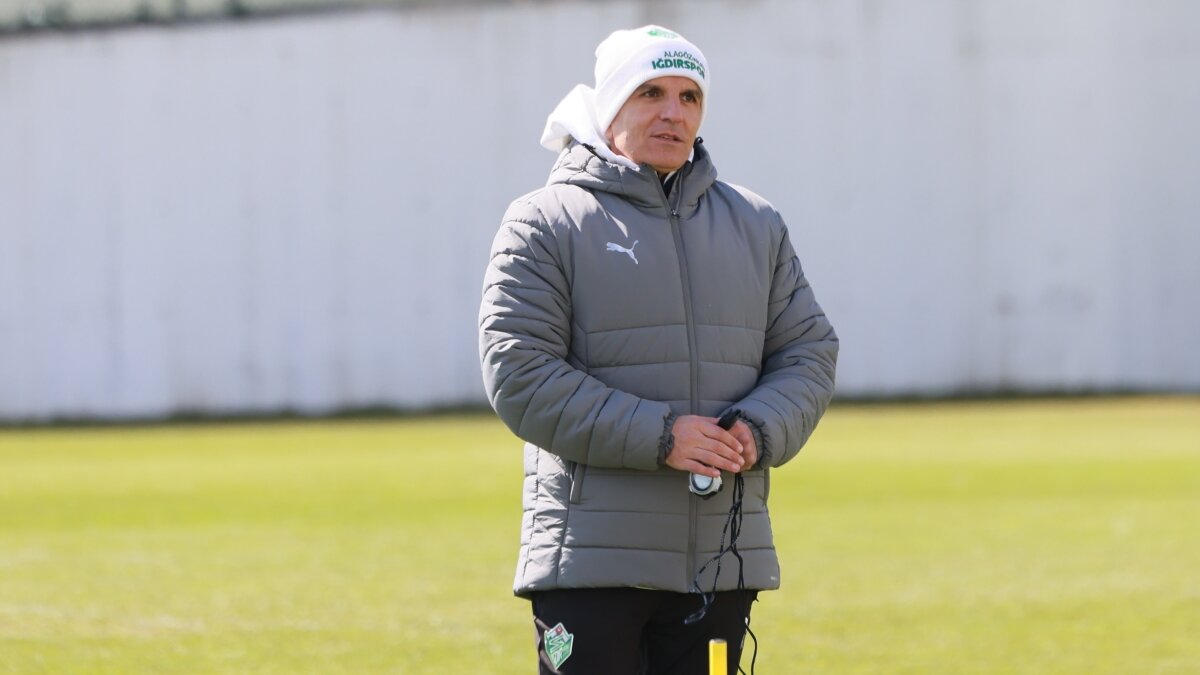 I�d�r FK'de teknik direkt�r Kenan Ko�ak istifa etti