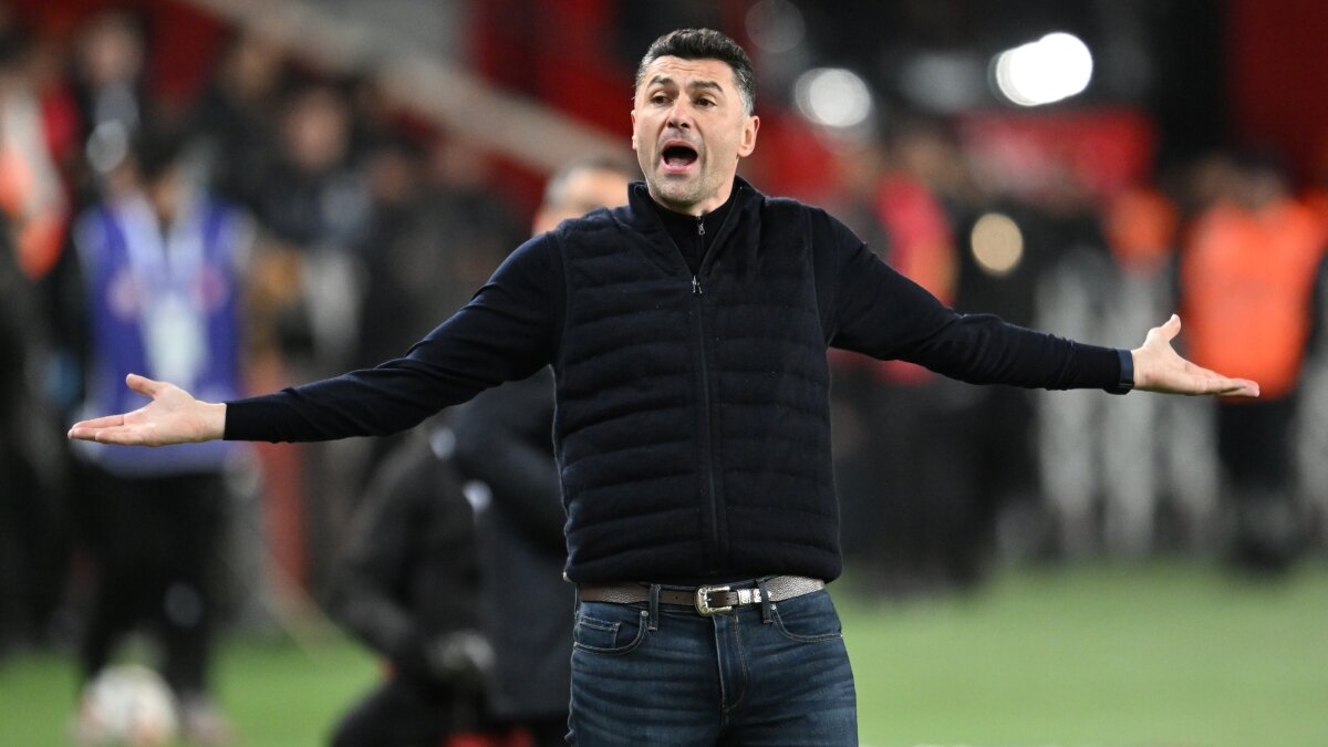 Burak Y�lmaz'dan istifa tepkileri sonras� yan�t!