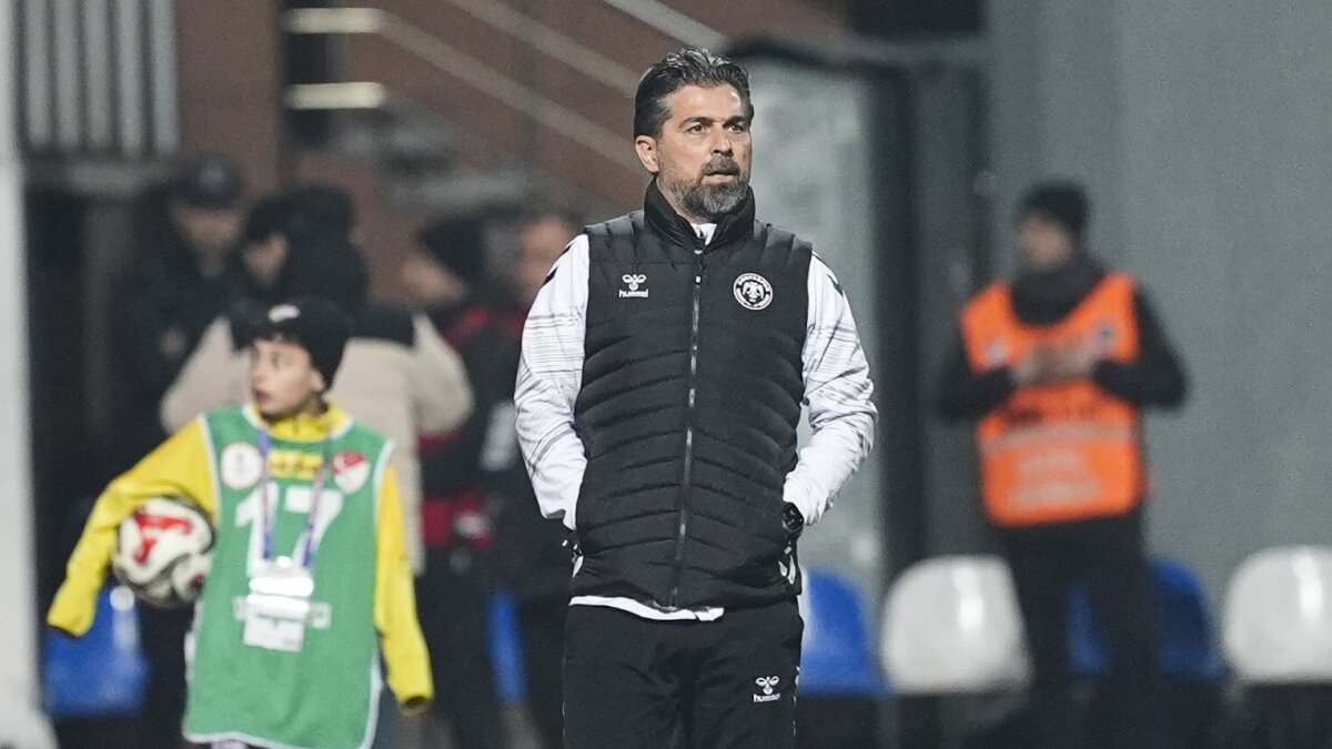 �lhan Palut: 'Penalt� pozisyonunu s�zemedim'