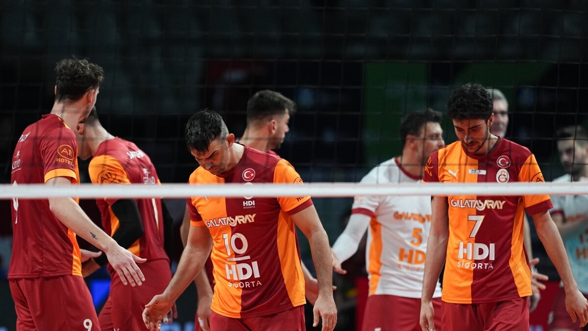 Galatasaray yar� final umutlar�n� r�van�a b�rakt�!