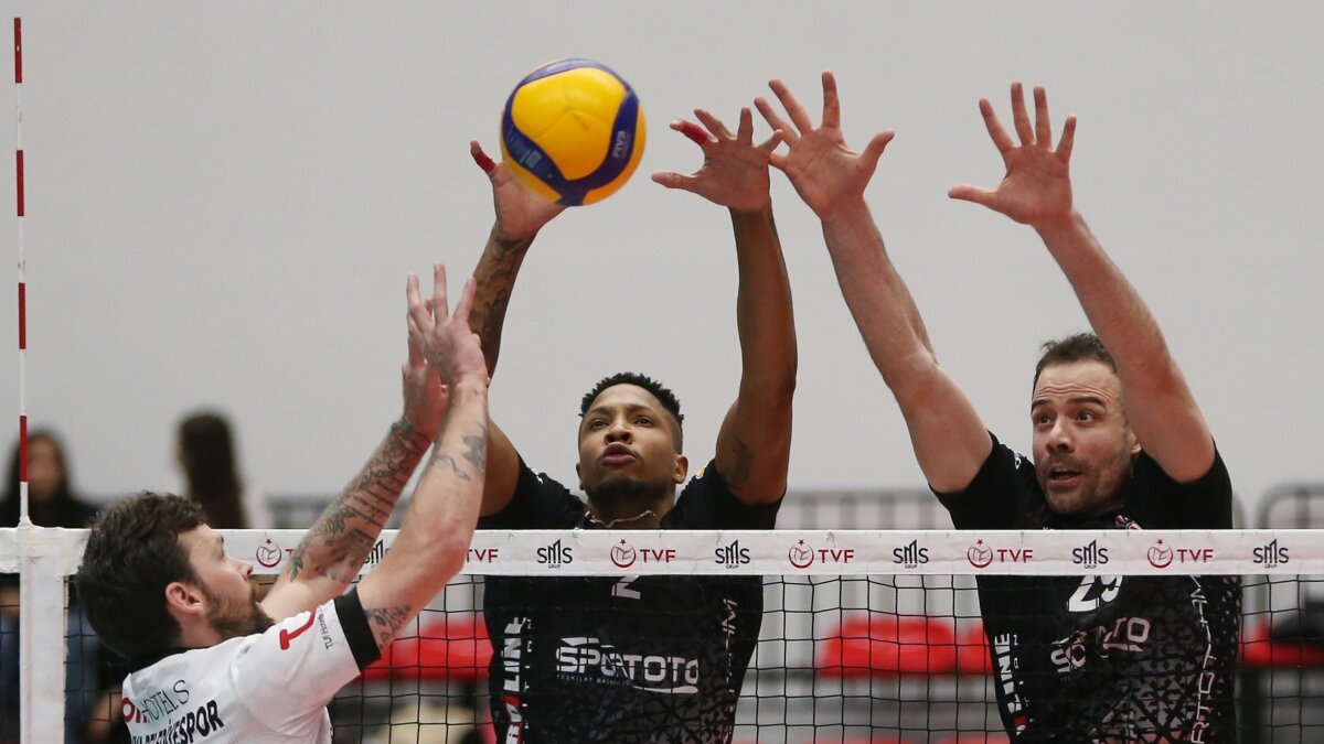 �stanbul Gen�lik, Alanya deplasman�nda son sette kazand�!