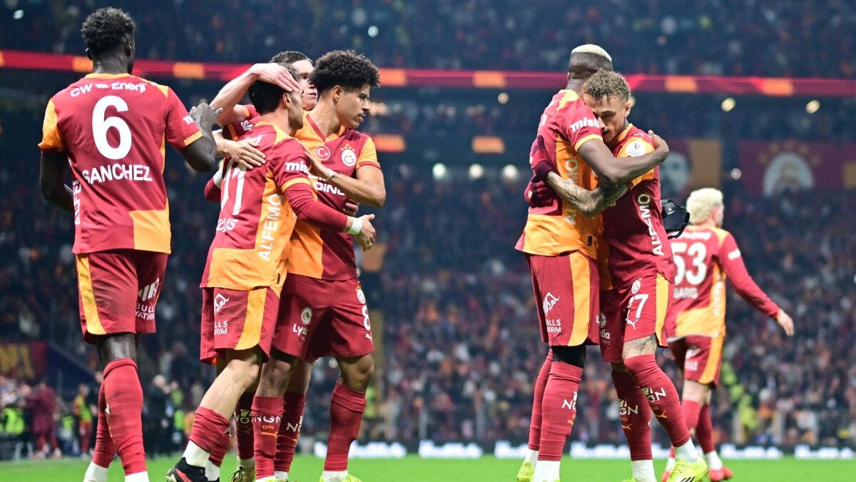 Galatasaray'dan zirvede 7 fark!