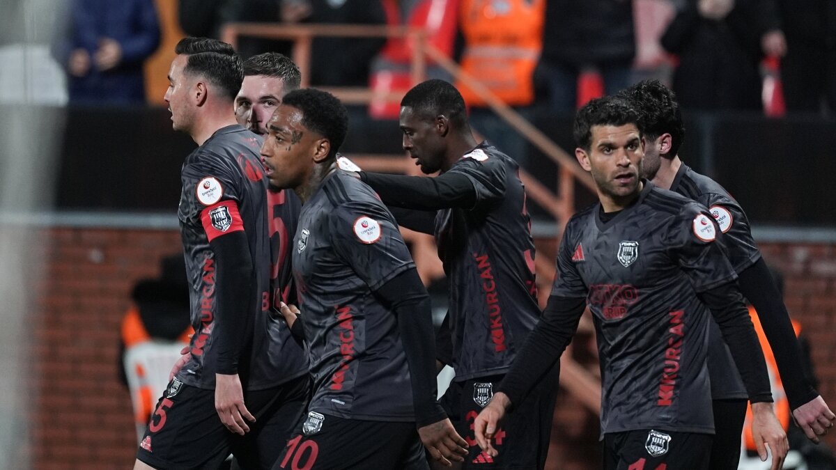 Pendikspor'dan sakatl�klar hakk�nda a��klama!