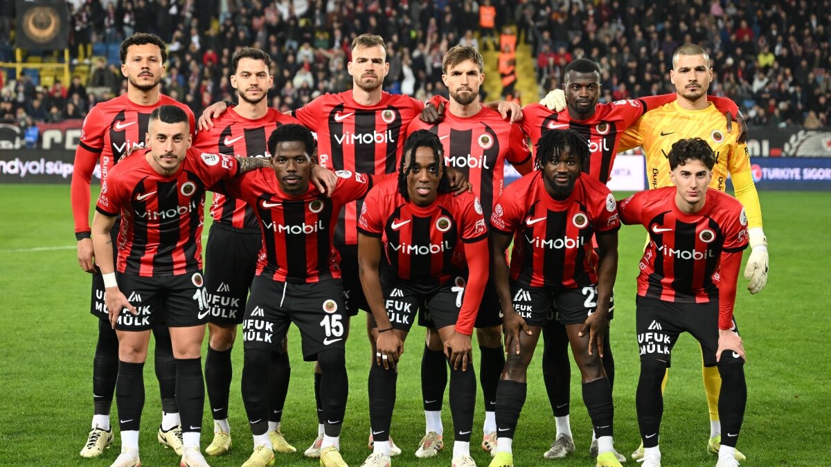 Gen�lerbirli�i'nden hakem tepkisi: 'Derbiyi telafi ettiler'