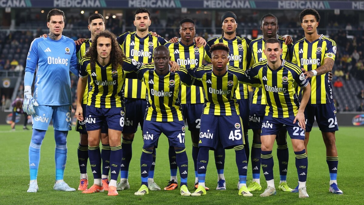 Fenerbah�eli futbolculardan �ampiyonluk toplant�s�: '7'de 7 yapal�m!'