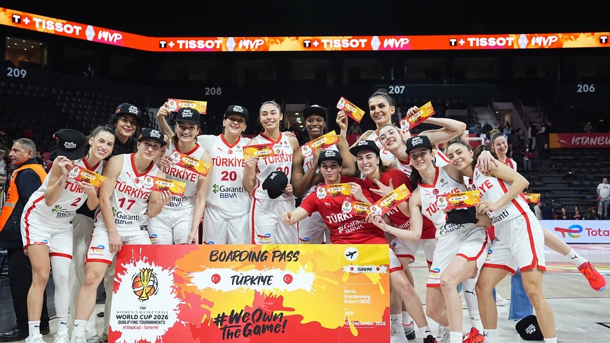 A Milli Kad�n Basketbol Tak�m�'n�n D�nya Kupas� sevinci