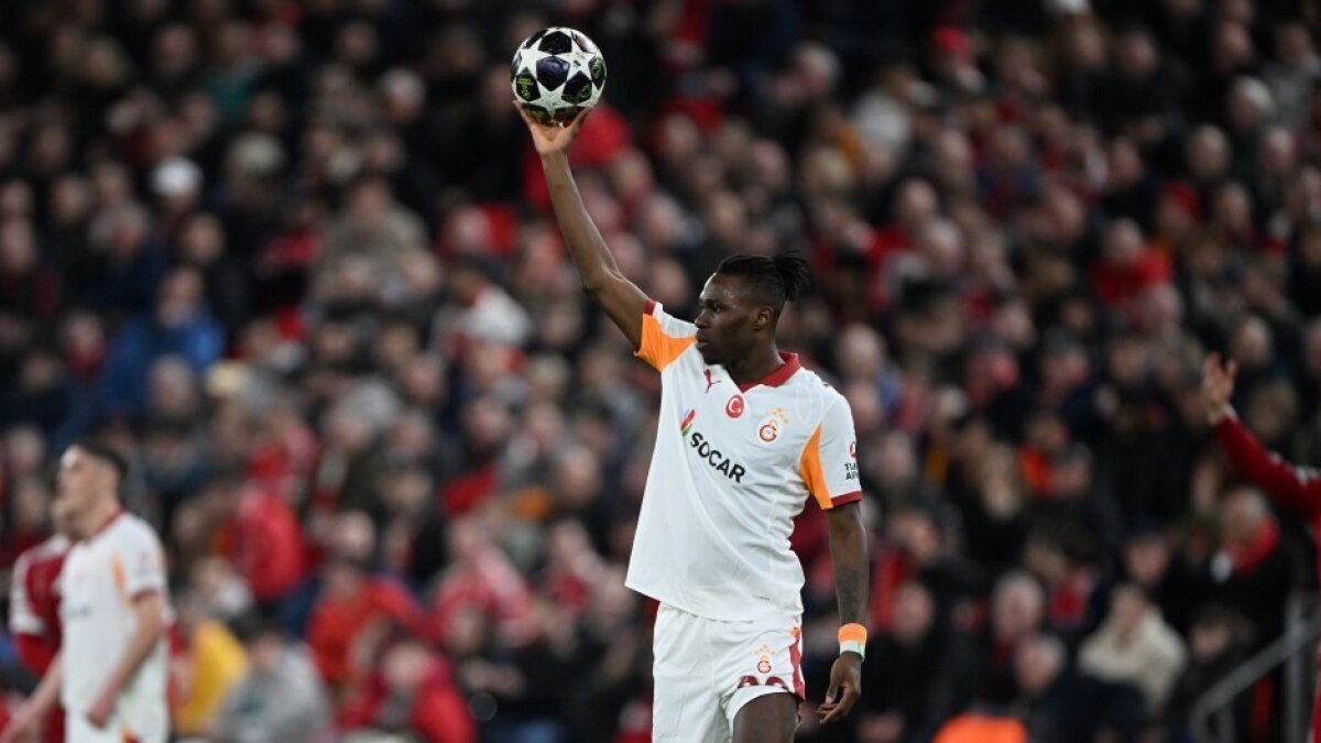 Wilfried Singo'dan Liverpool ma�� sonras� payla��m