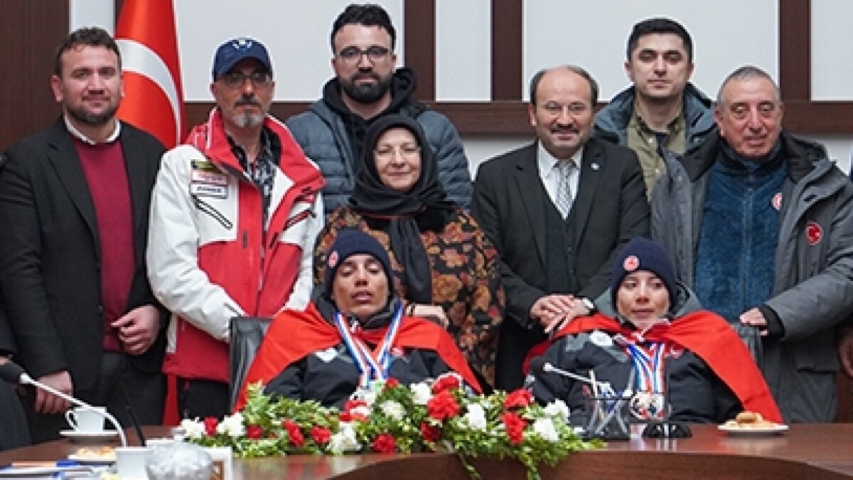 Kaya��n '�zel ikizleri' Fransa'dan 6 madalyayla d�nd�!