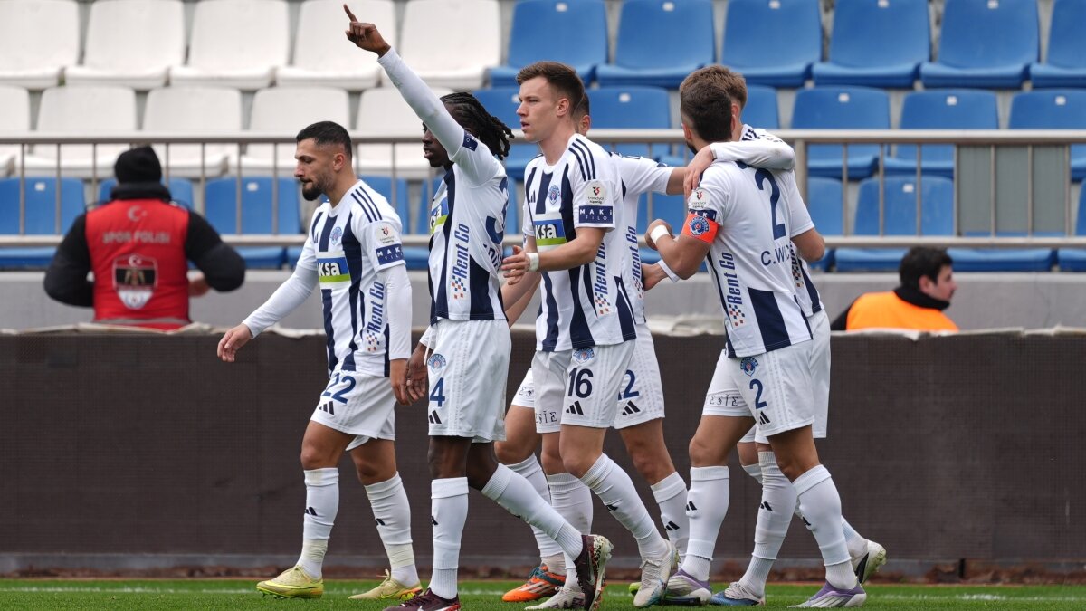 Kas�mpa�a, Kayserispor'u iki golle ge�ti!