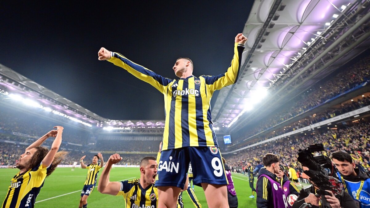 Fenerbah�e derbiyi 90+11'de kazand�!