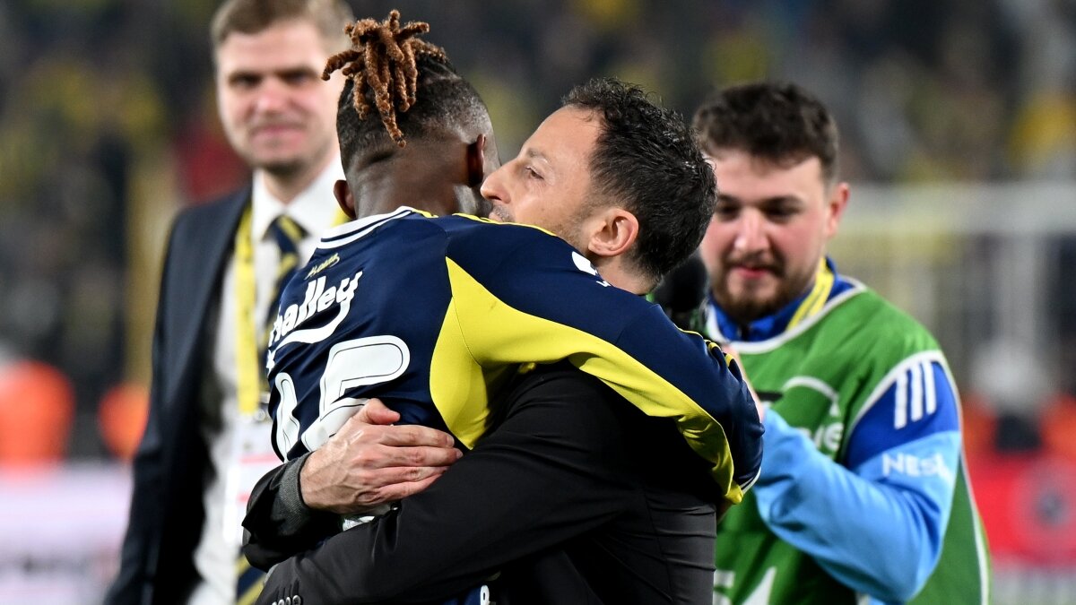 Fenerbah�e'de �ampiyonluk i�in b�y�k kenetlenme!