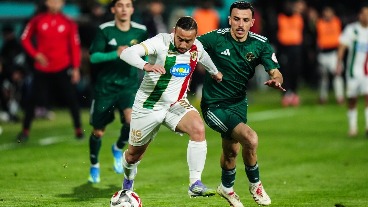 Esenler Erokspor ile Amed SK zirve yar���nda puanlar� payla�t�!