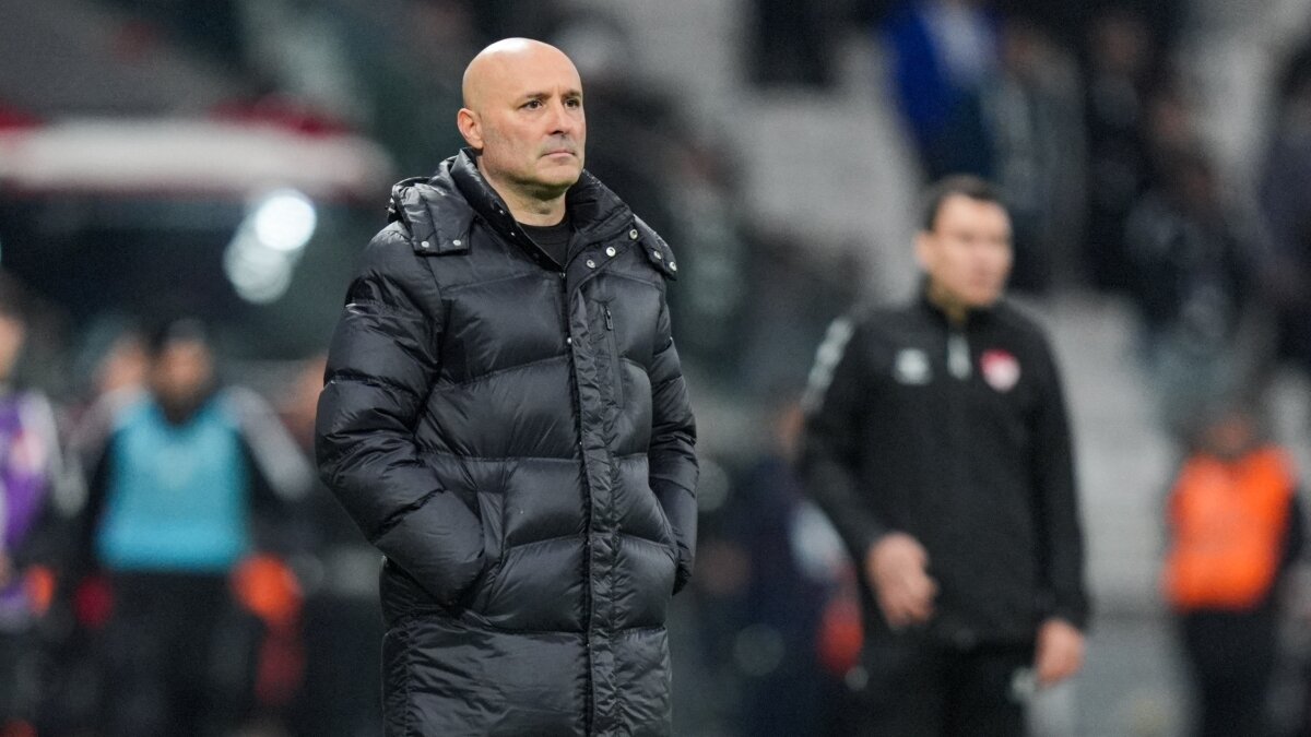 Sami U�urlu'dan Orkun K�k��'ye �vg�