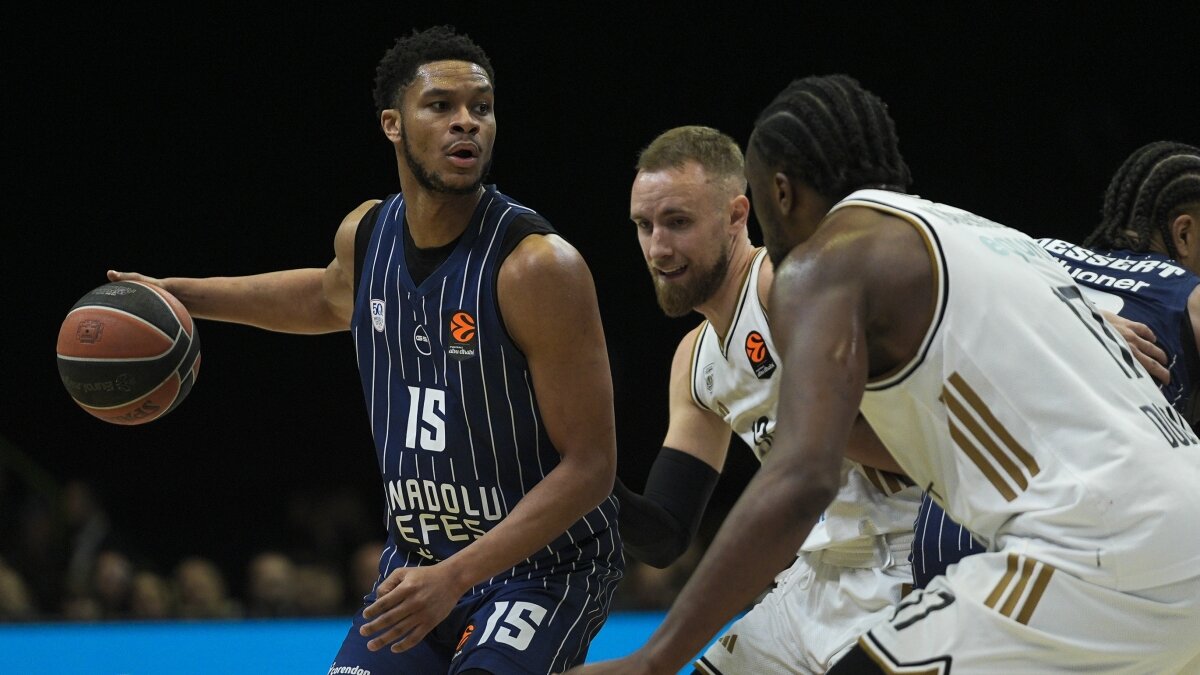 Anadolu Efes, Panathinaikos deplasman�nda!