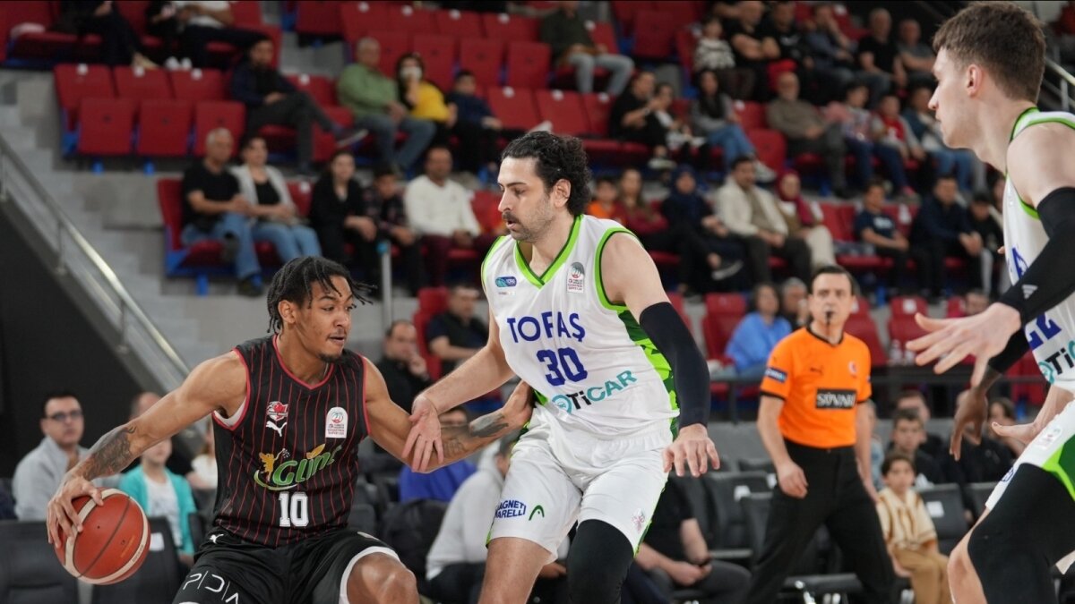 Manisa Basket, TOFA�'tan 100 say�yla galibiyet ald�!