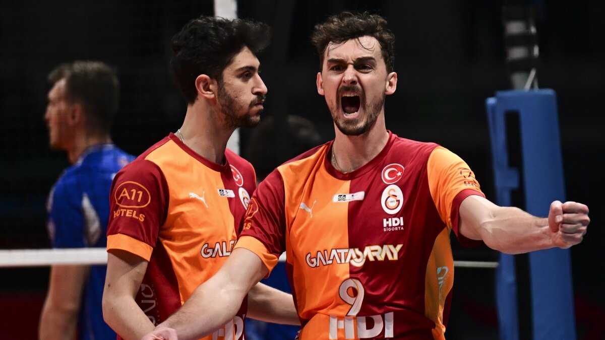 Galatasaray, Halkbank'a set vermedi, finalde Ziraat Bankkart'�n rakibi oldu