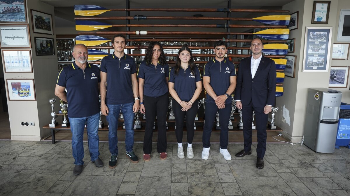 Fenerbah�e K�rek �ubesi �ampiyonluk sevinci ya��yor