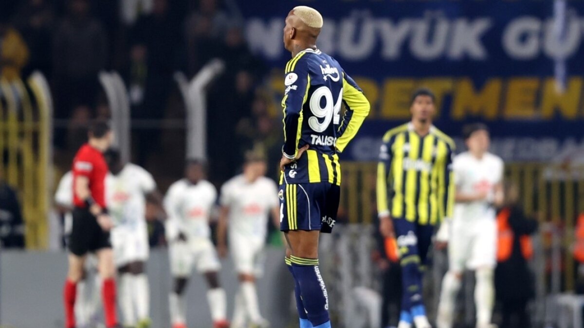 Fenerbah�e kendini imha etti!