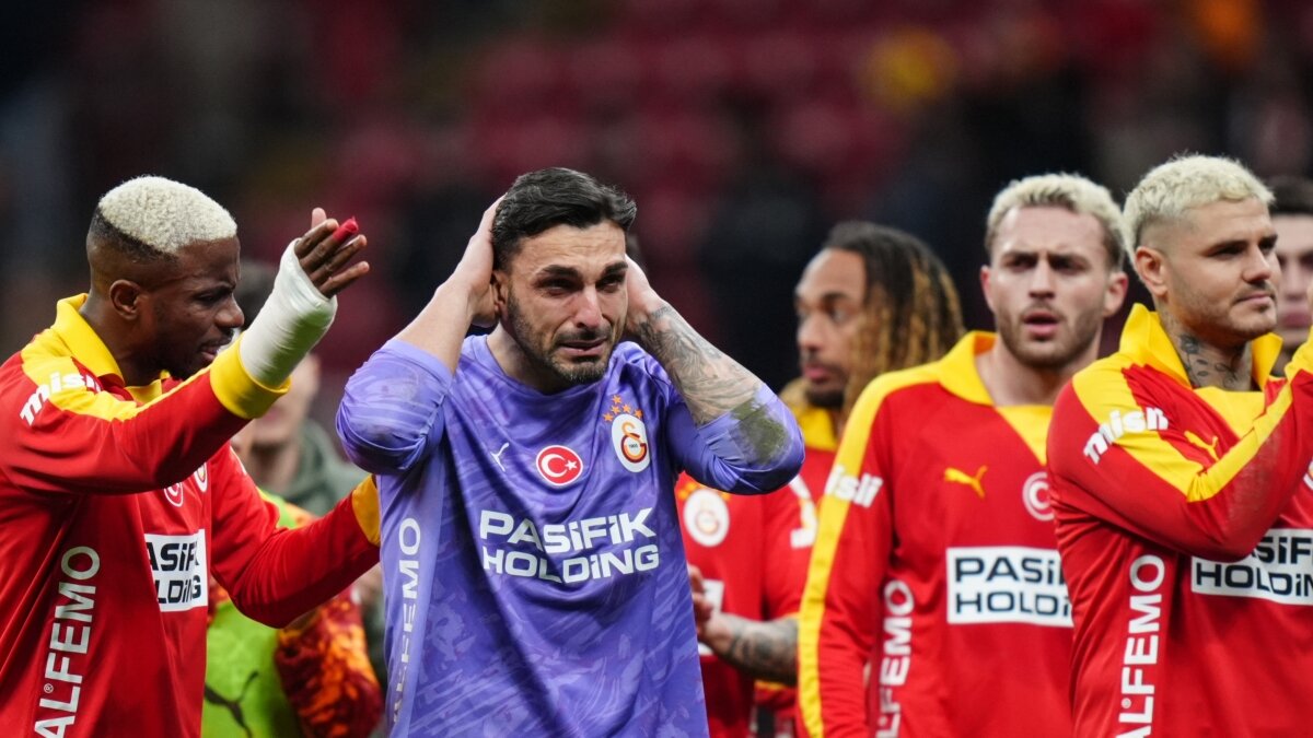 Victor Osimhen'den G�nay G�ven� i�in payla��m!