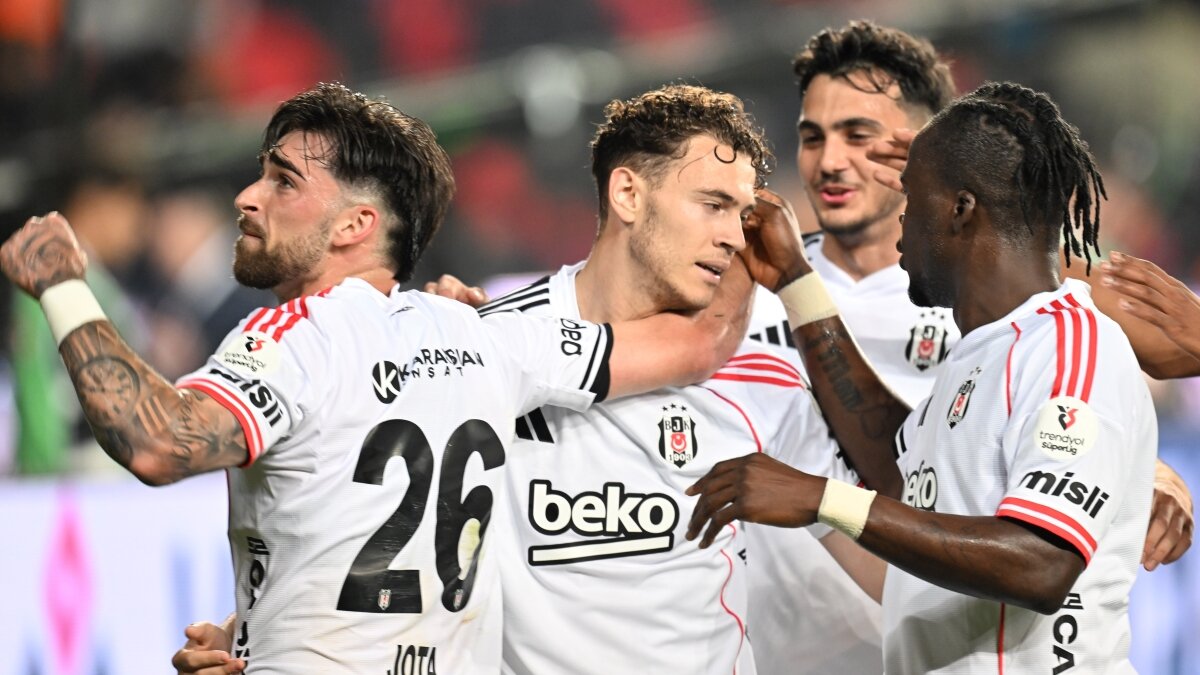 Be�ikta�, Gaziantep FK'yi ilk yar�da buldu�u gollerle ge�ti