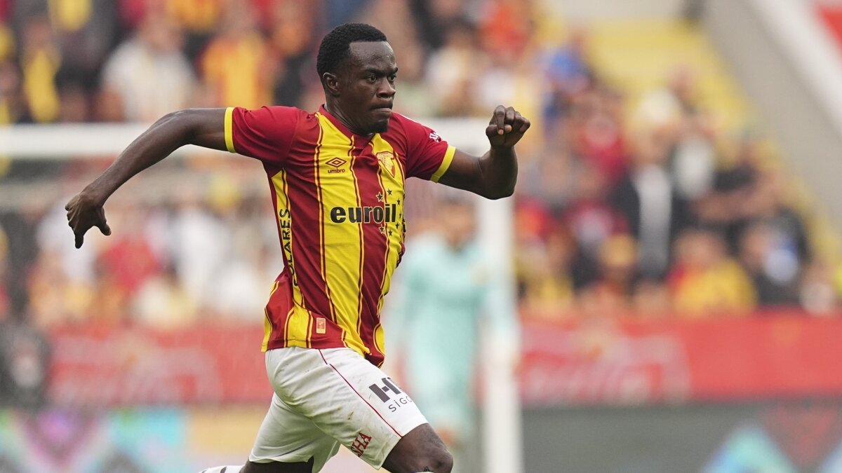 Anthony Dennis i�in dev talip!